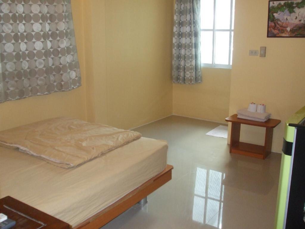 Aura House Hotel Pattaya Room photo
